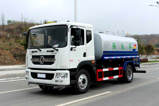 怎樣排除灑水車柴油機過早、過遲的噴油現象？